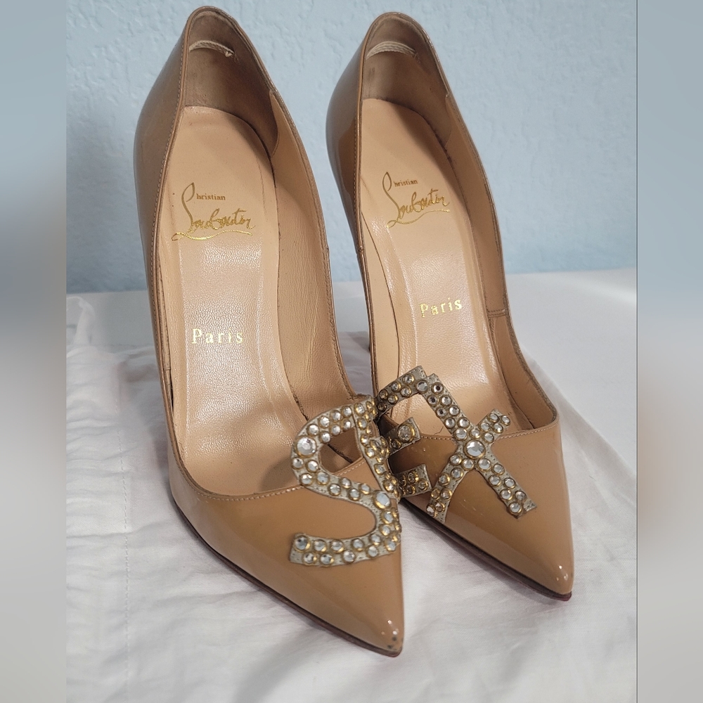 Christian Louboutin SEX Pigalle beige patent heel